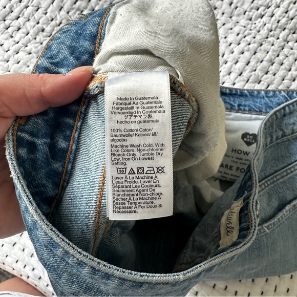 Madewell Relaxed Mid-Length Denim Shorts - Picture 6 of 9